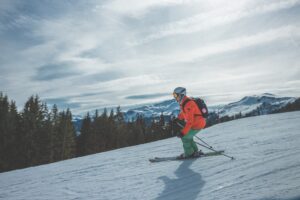 Skihjelm og lovpligtig