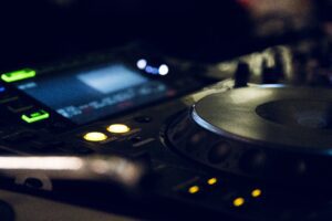 Tips til at bruge en DJ pult effektivt