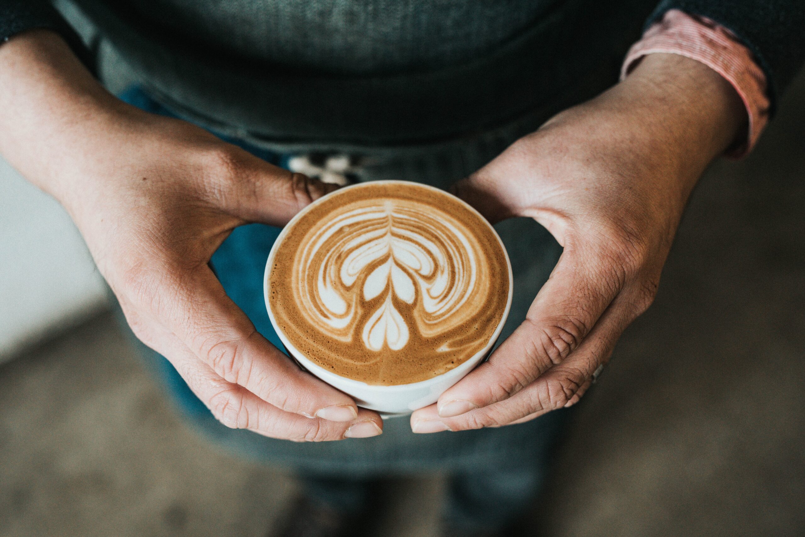 Read more about the article Bedste kaffemaskine med kværn i test 2025